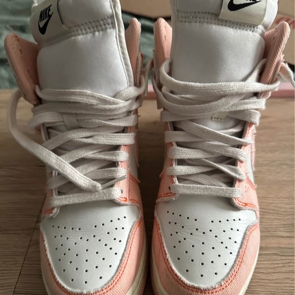 Nike Dunk High - Distressed